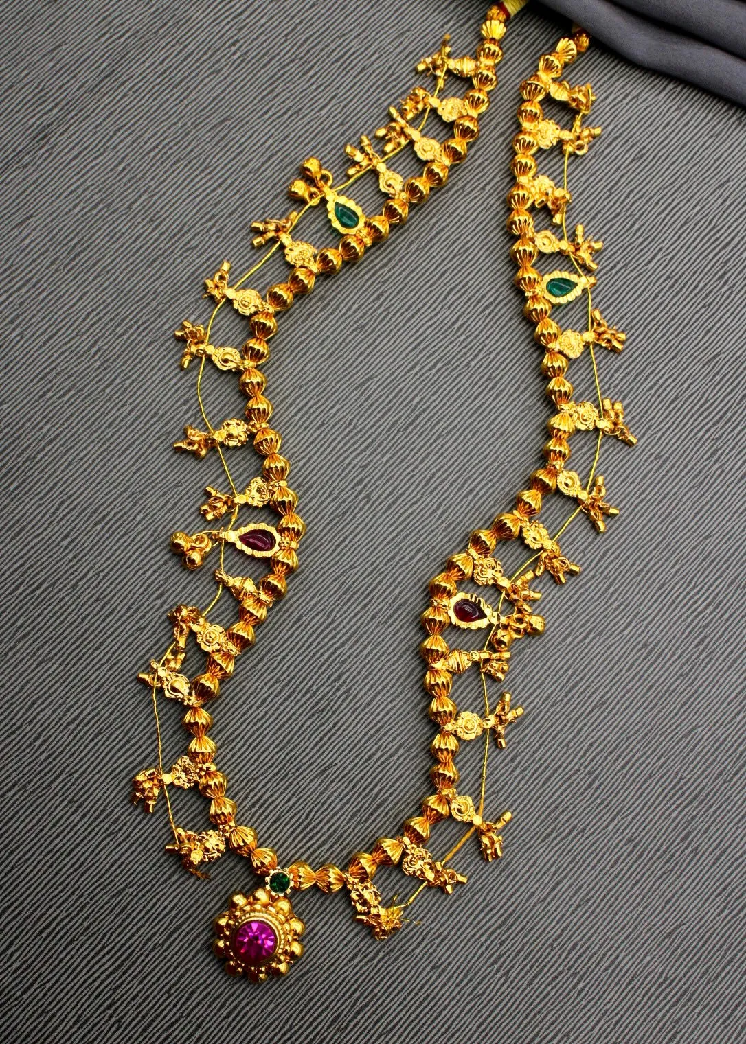 APPEALING KOLHAPURI NECKLACE