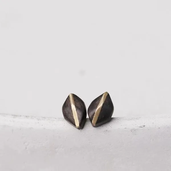 Black Sandalwood Bronze Line Earrings