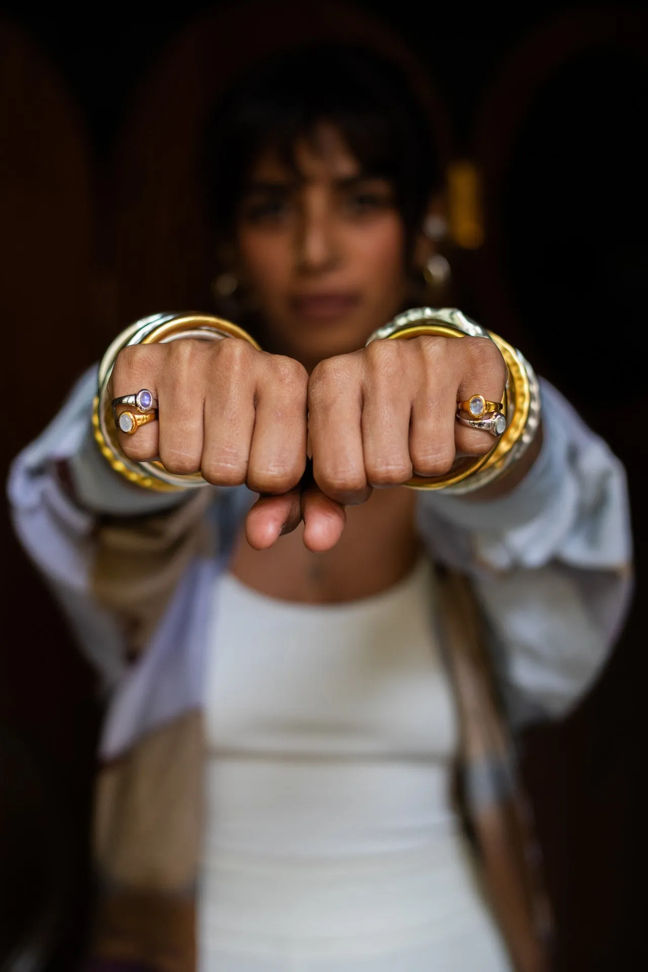 Glow Moonstone Signet Ring | 18kt Solid Gold