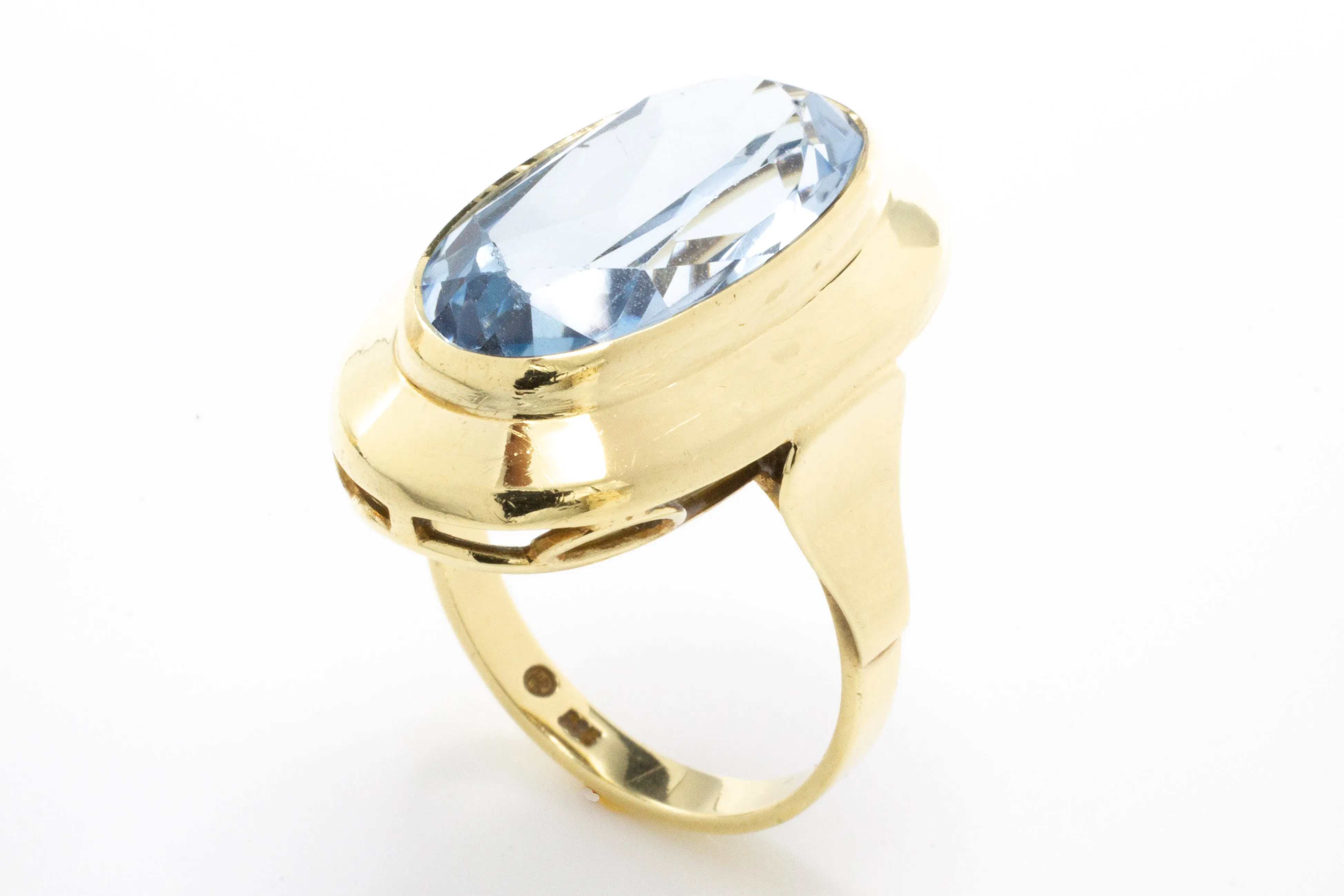 Vintage gold ring with synthetic blue topaz